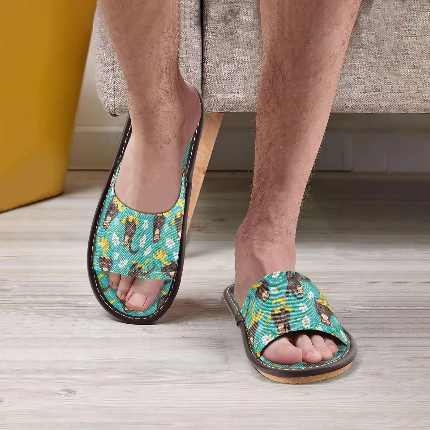CHIFIGNO Men's Soft Anti-skid Summer Slippers for Outdoor and Summer Size 4-5