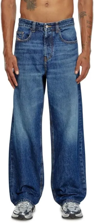 Diesel 2001 D-MACRO Relaxed Jeans