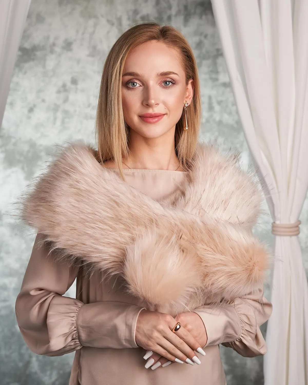 Futrzane Classic Shawl - Faux Fur Stoles Wraps for Women - Large Fake Fur Scarf