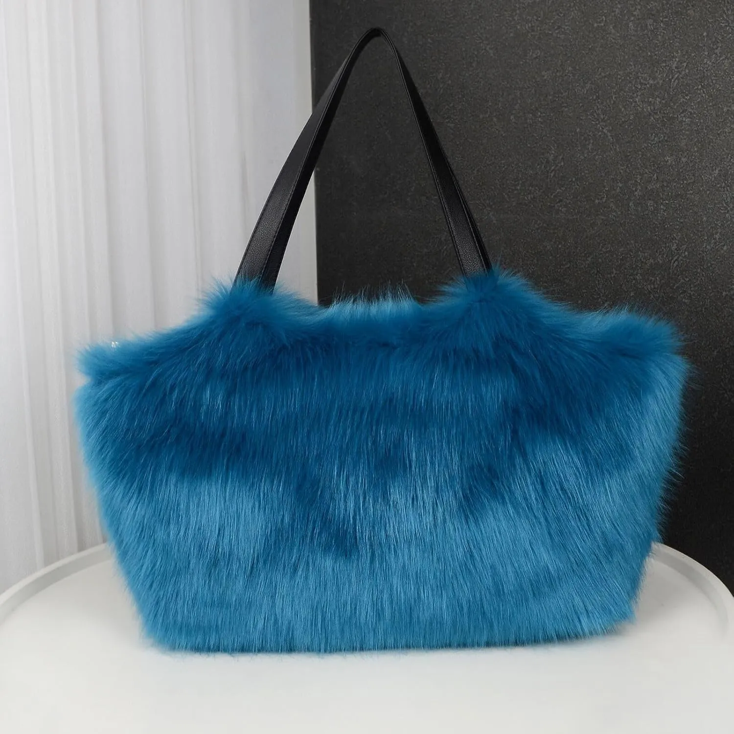 Large Winter Purse for Women Trendy 2024 Fluffy Tote Bag Fuzzy Large Tote Bag Faux Fur Crossbody Bag