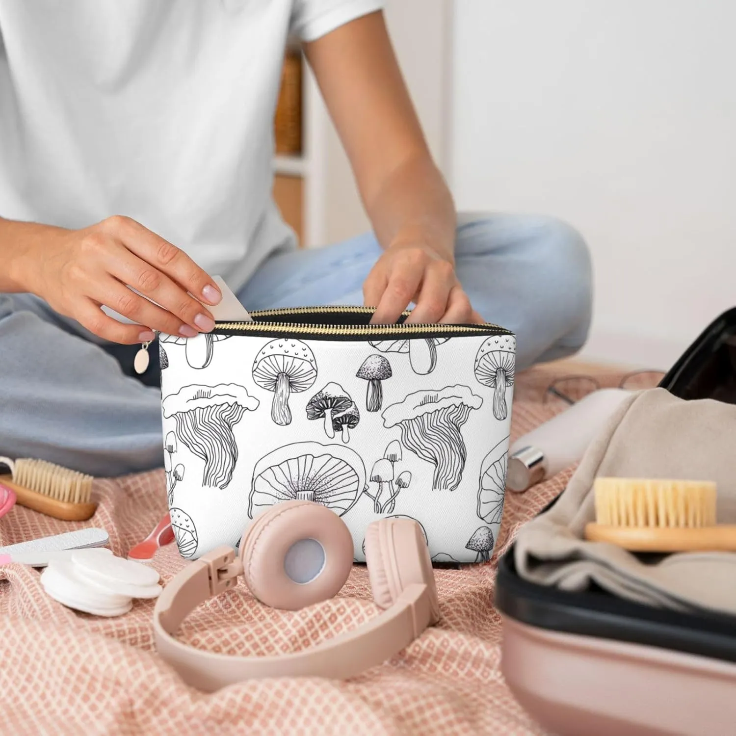 Leather Travel Toiletry Makeup Bag Zipper Makeup Pouch Travel Essentials Portable Cosmetic Bag Organiser Suitable Business Trip for Woman Man Black White Line Mushroom