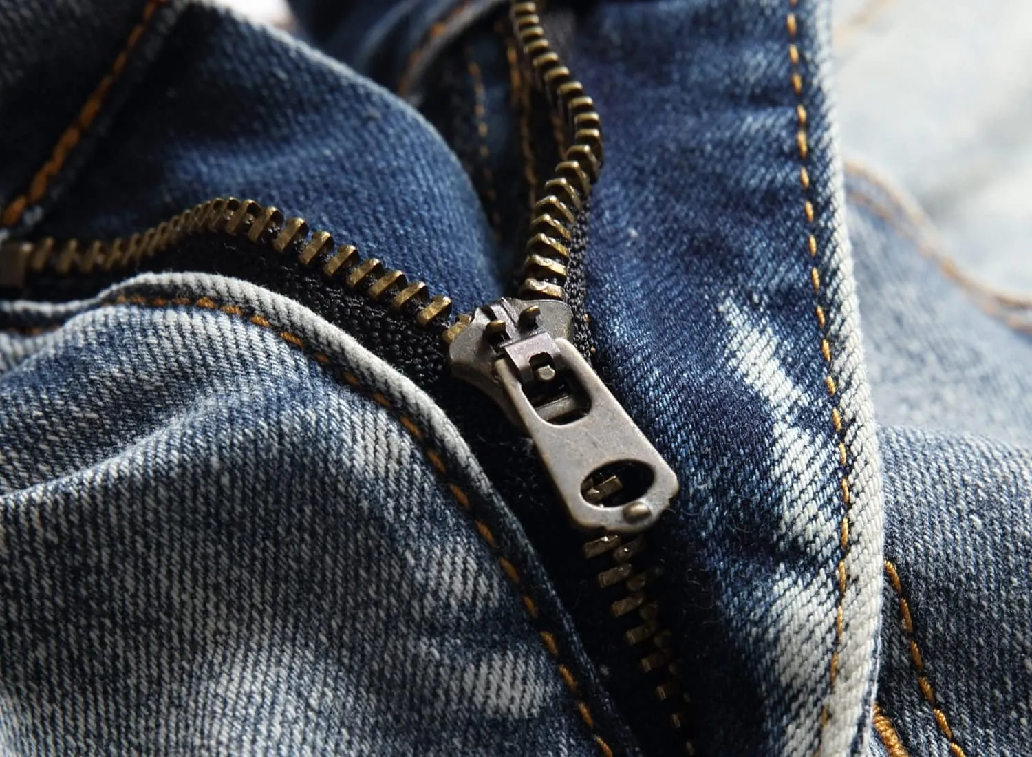 Men's Slim Fashion Ripped Straight Holes Stretchy Jeans