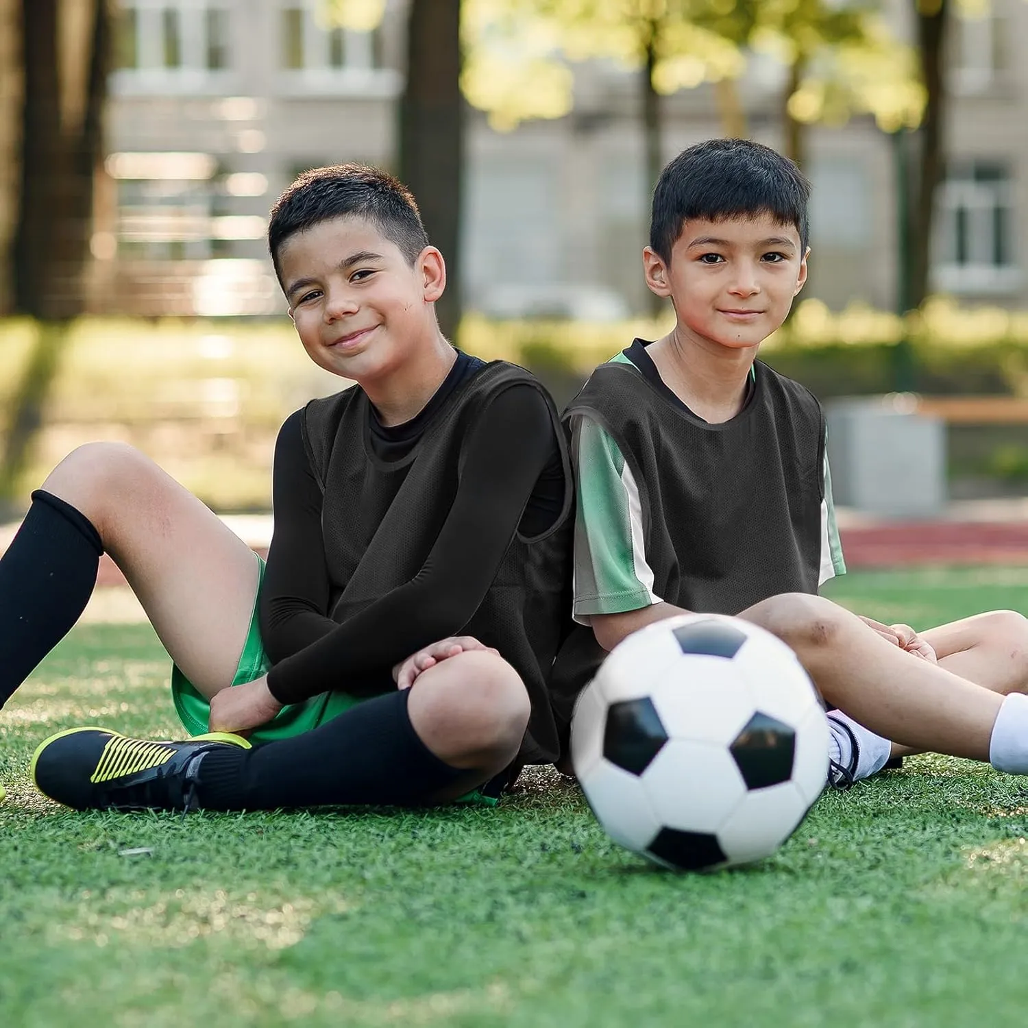 Sintege 12 Pcs Soccer Pinnies Pennies Jersey Scrimmage Vest Sports Practice Jersey Mesh Basketball Vest for Youth Adult Kids